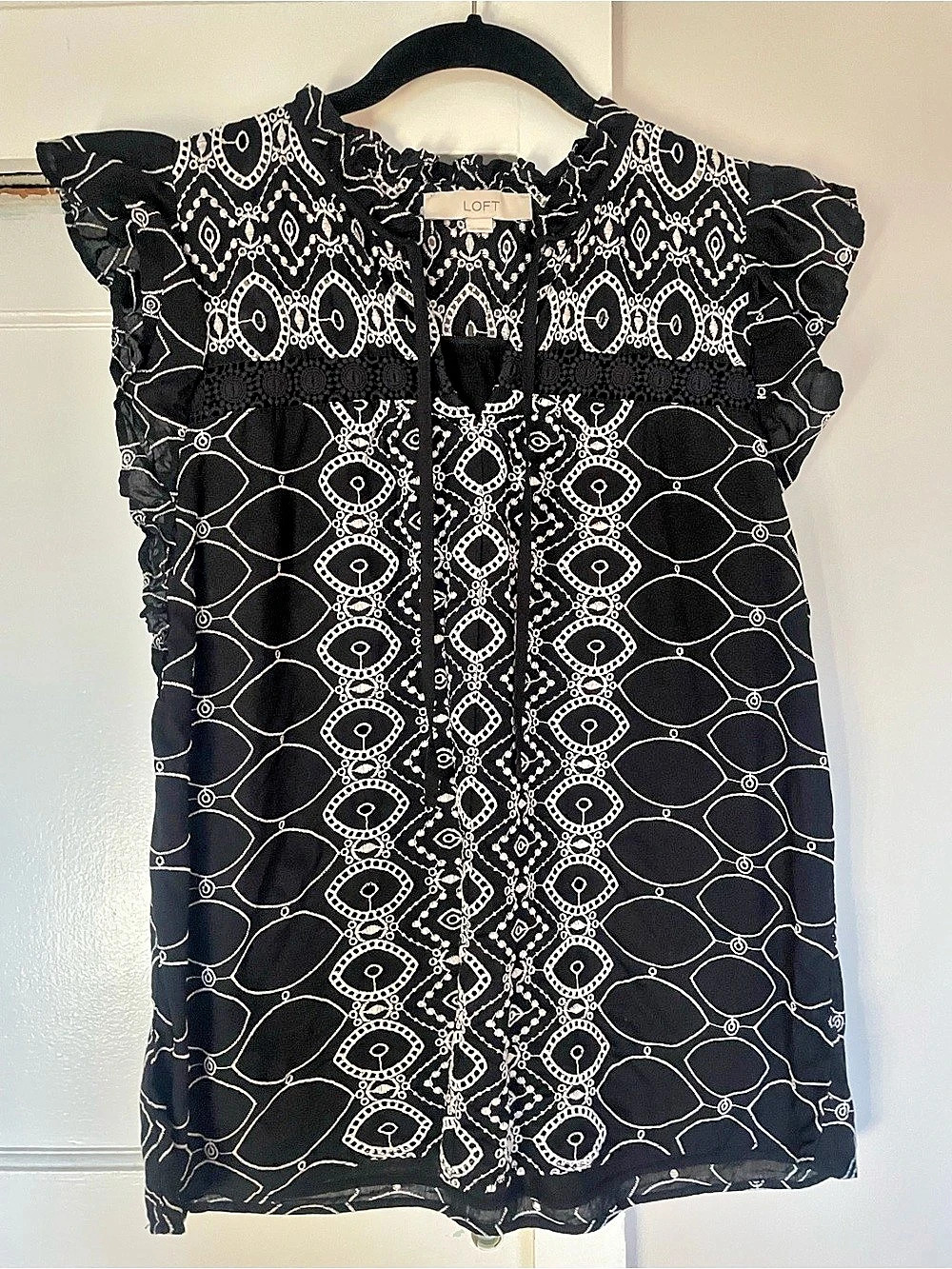 LOFT cotton embroidered blouse Size Medium
